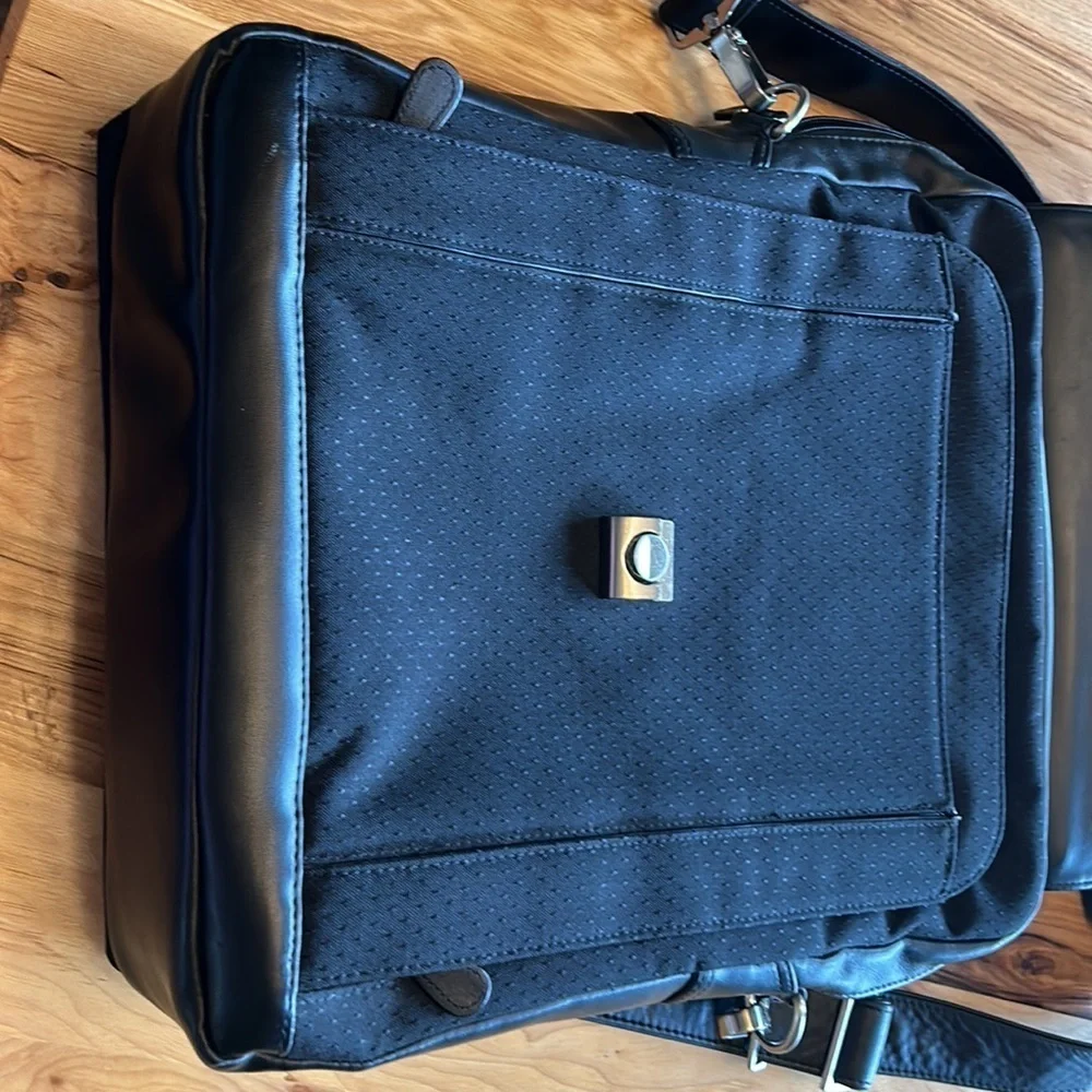 Pacific Design Business Laptop Bag Travel Carry-On Sachel Black w Shoulder Strap